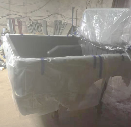 皮卡車輛耐磨防腐噴涂聚脲案例(圖3) 皮卡車輛耐磨防腐噴涂聚脲案例