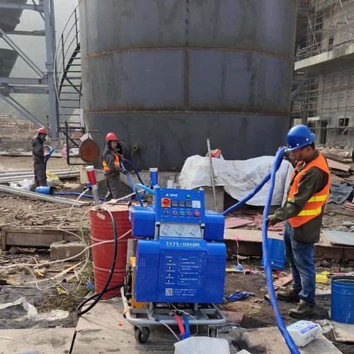 除鹽水箱噴涂聚脲防腐