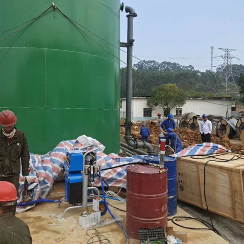 罐體噴涂防腐聚脲材料